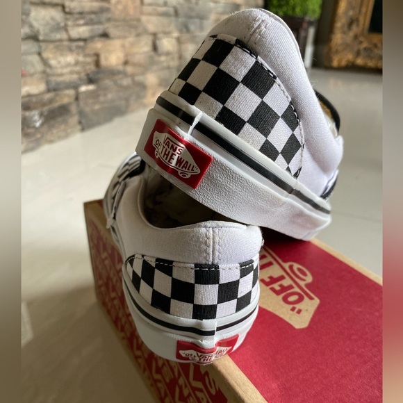 Checkerboard kid Vans New. - Picture 3 of 5